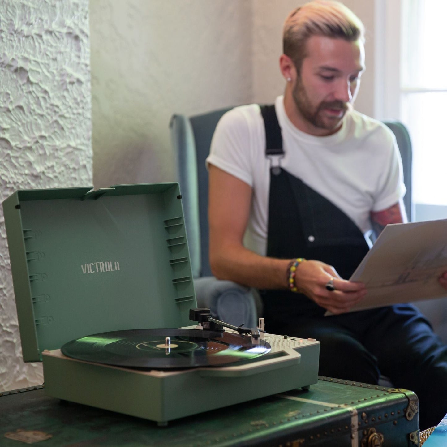 Re-Spin Sustainable Bluetooth Suitcase Record Player